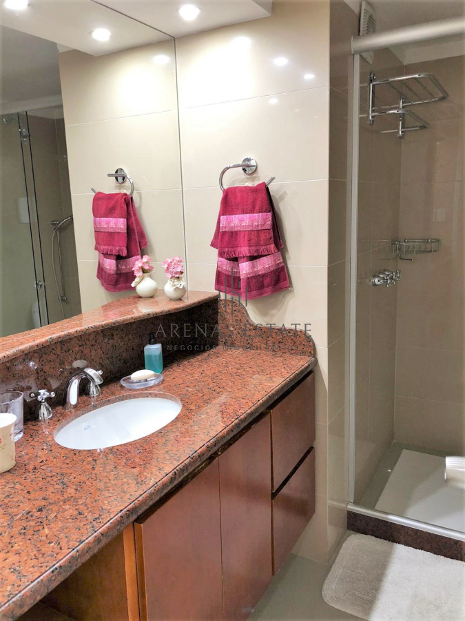 Apartamento ID.438 - Apartamento de 2 Dormitorios Frente a Playa Mansa