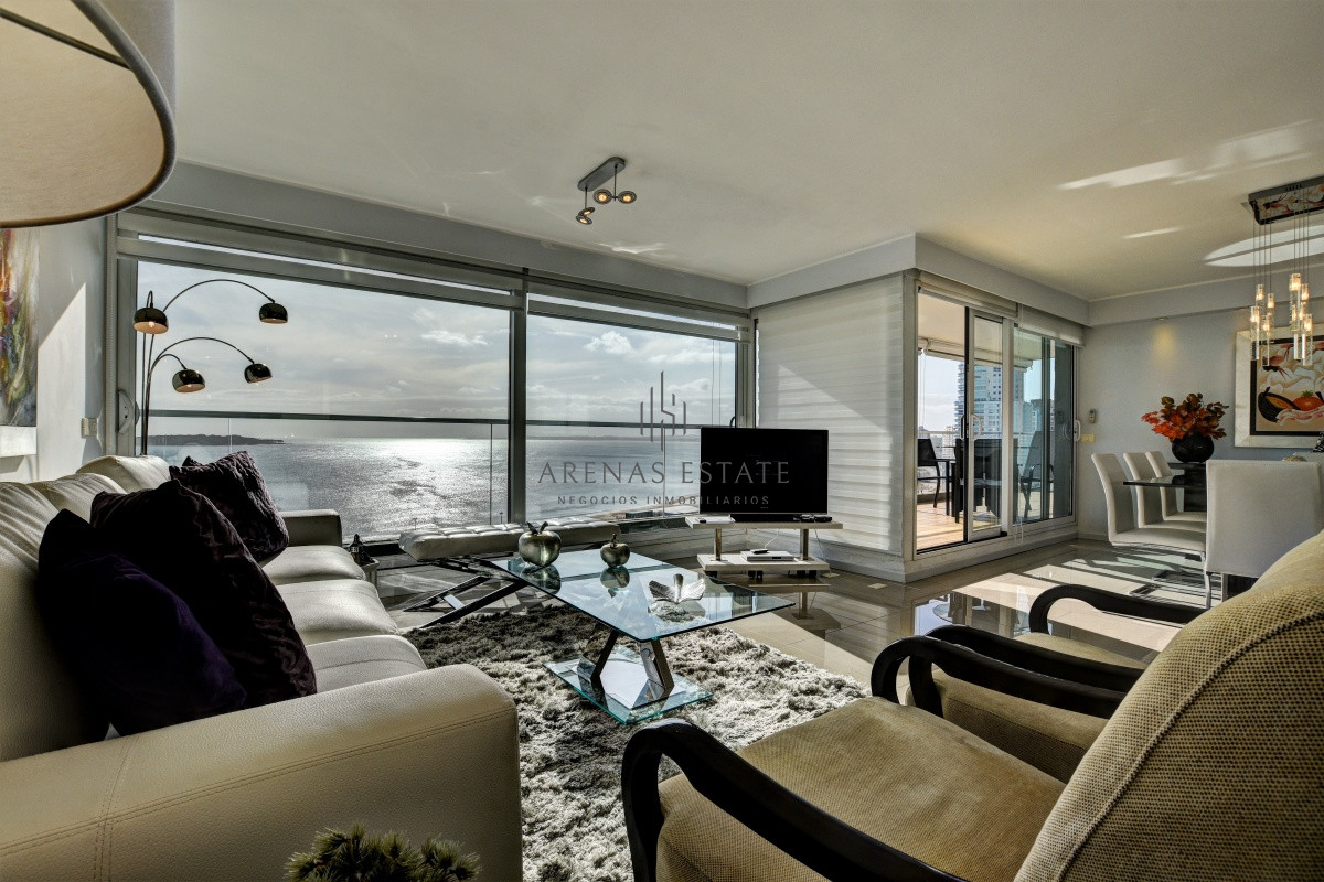 Apartamento ID.564 - Moderno apartamento de 3 Dormitorios y Dependencia Playa Mansa
