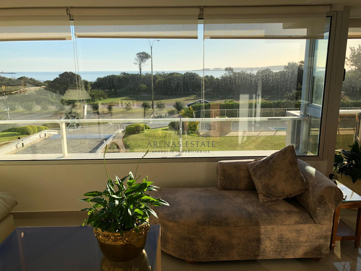 Apartamento ID.438 - Apartamento de 2 Dormitorios Frente a Playa Mansa