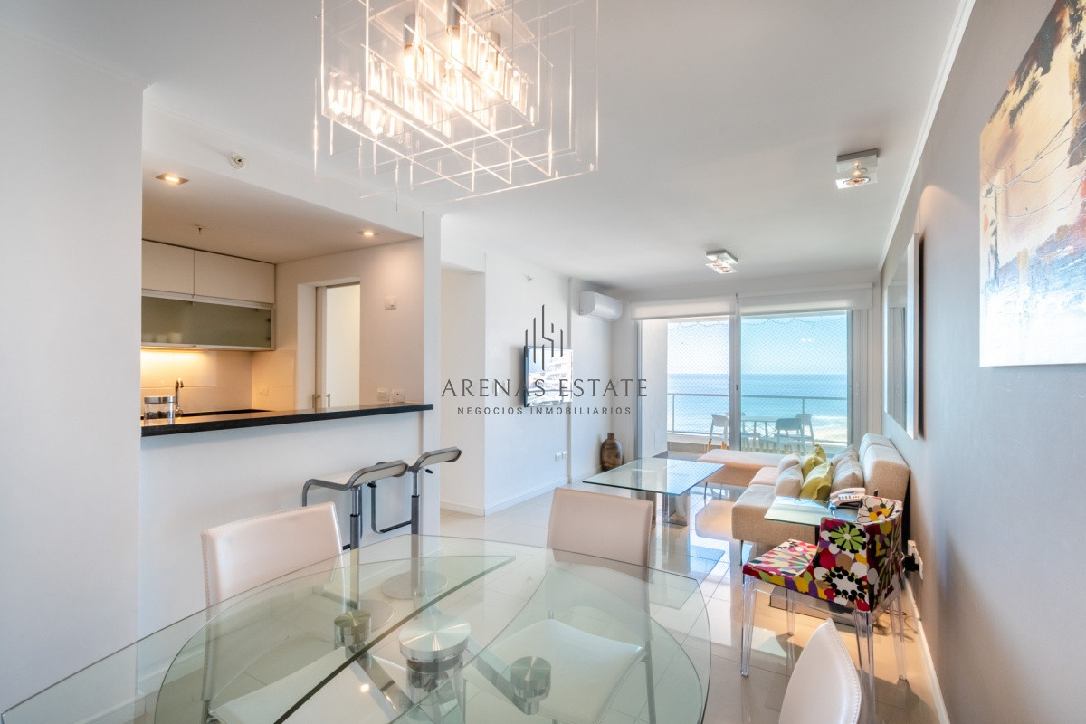 Apartamento ID.677 - Apartamento de 2 Dormitorios en Playa Brava con Vista al Mar - Venta