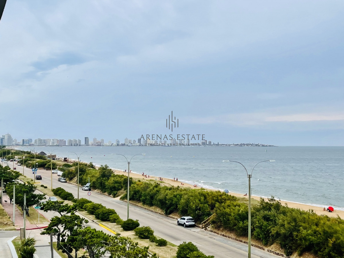 Apartamento ID.947 - Apartamento de 3 Dormitorios y Parrillero Frente al Mar, Playa Mansa