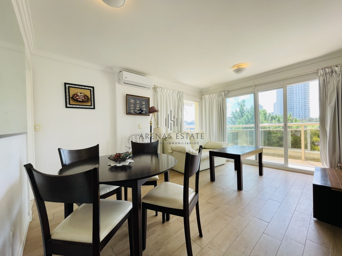 Apartamento ID.437 - Apartamento de 2 Dormitorios en Aidy Grill a Pocos Metros de Playa Brava - Venta