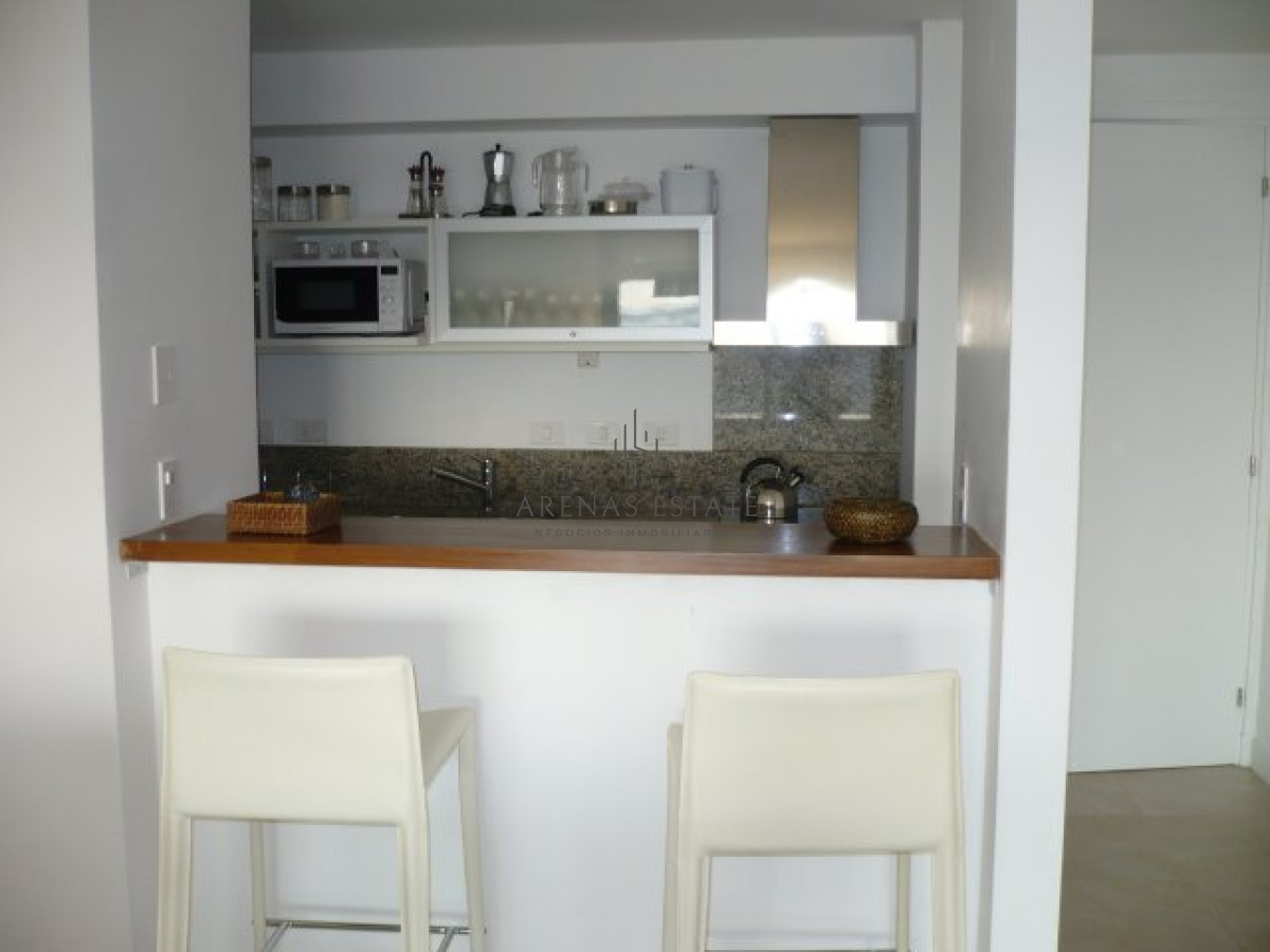 Apartamento ID.489 - Venta y alquiler temporario de apartamento de un dormitorio con parrillero en exclusivo complejo de Punta Ballena