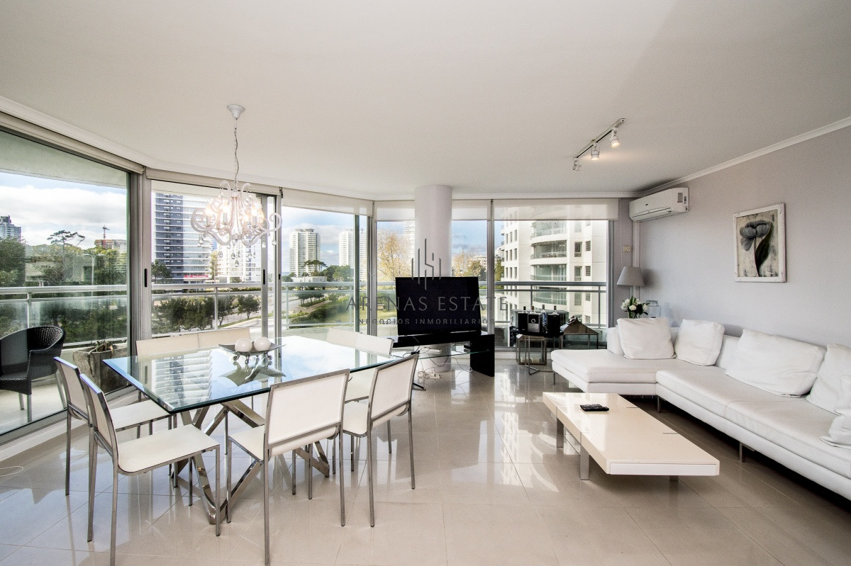 Apartamento ID.2690 - Apartamento de 3 Dormitorios en Venta - Ocean Drive