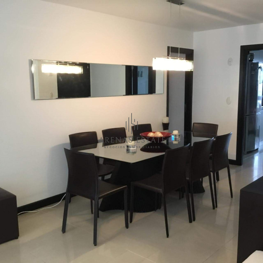 Apartamento ID.1418 - enta de Excelente Apartamento de 3 Dormitorios con Vista al Mar, Playa Mansa, Punta del Este