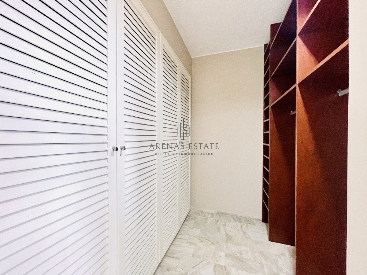 Apartamento ID.1134 - Venta y alquiler anual de amplio apartamento de tres dormitorios completamente reciclado sobre Roosevelt, Punta del Este