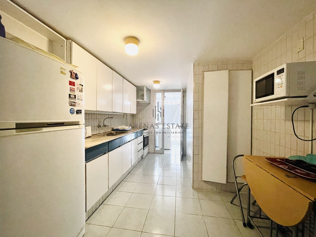 Apartamento ID.1969 - Apartamento de 2 Dormitorios Frente al Mar, con Vista - Playa Mansa, Venta