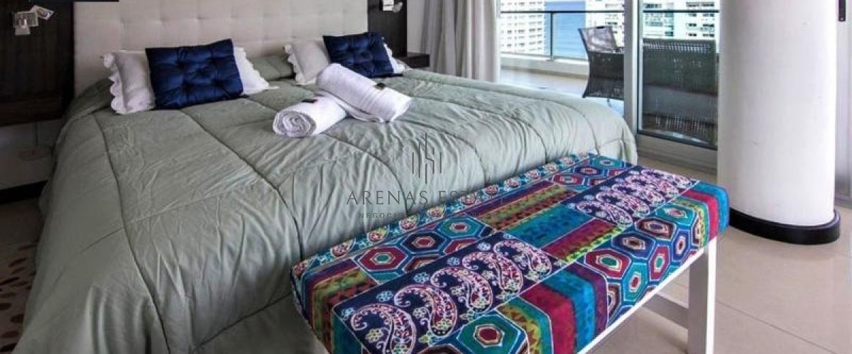 Apartamento ID.1418 - enta de Excelente Apartamento de 3 Dormitorios con Vista al Mar, Playa Mansa, Punta del Este