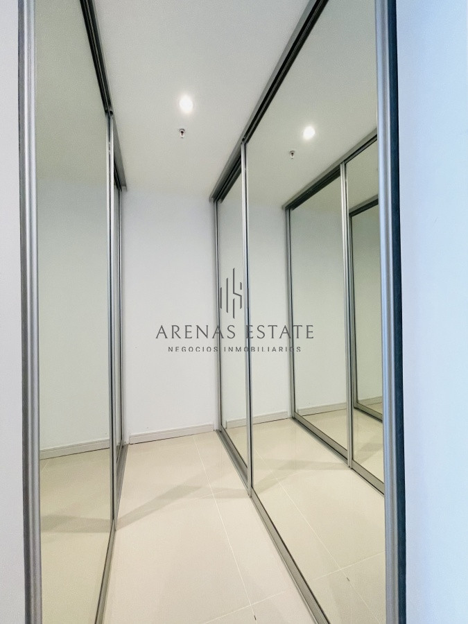 Apartamento ID.610 - Apartamento de 2 Dormitorios y Parrillero con Vista al Mar en Playa Brava, Look Tower