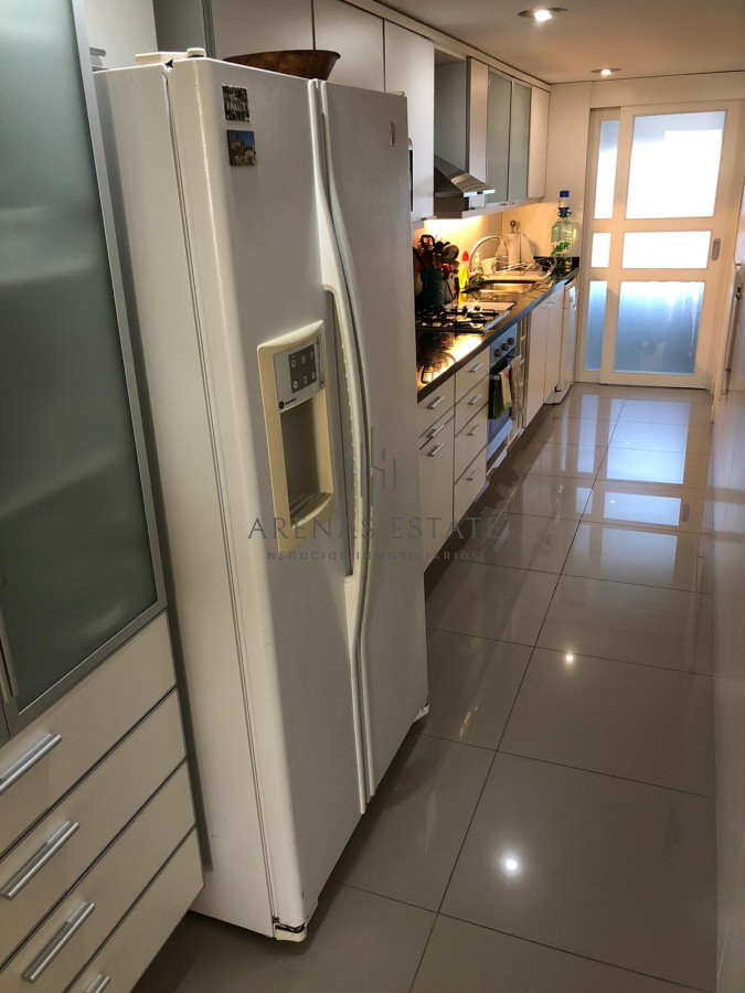 Apartamento ID.438 - Apartamento de 2 Dormitorios Frente a Playa Mansa