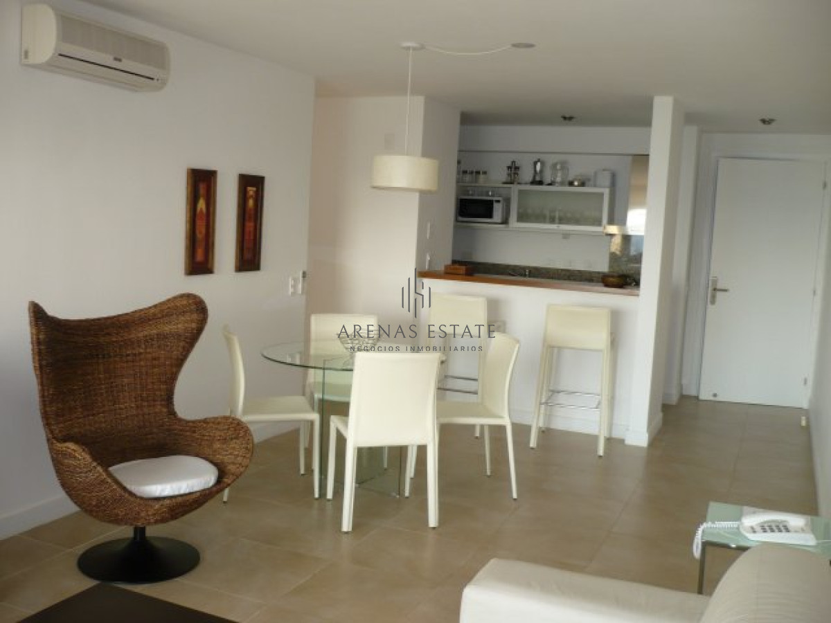 Apartamento ID.489 - Venta y alquiler temporario de apartamento de un dormitorio con parrillero en exclusivo complejo de Punta Ballena
