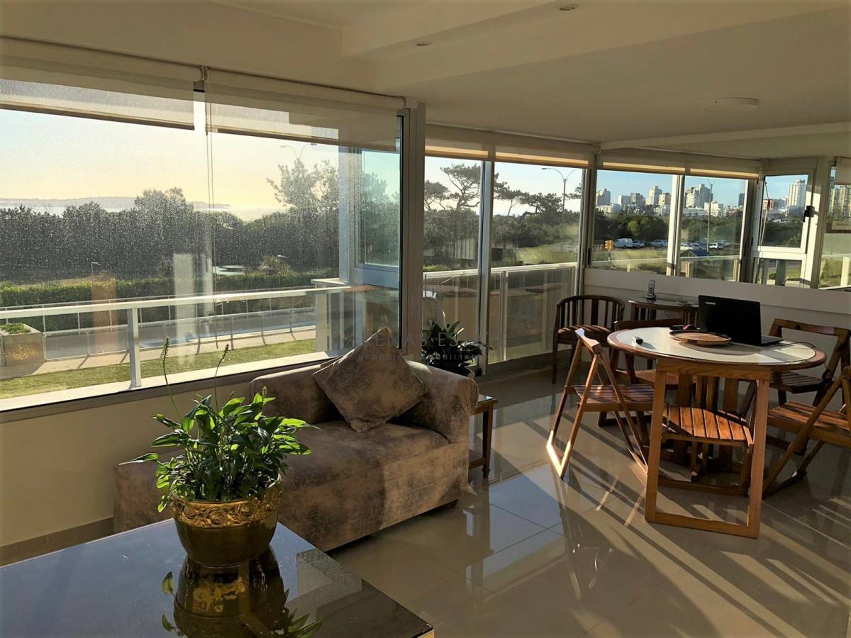 Apartamento ID.438 - Apartamento de 2 Dormitorios Frente a Playa Mansa