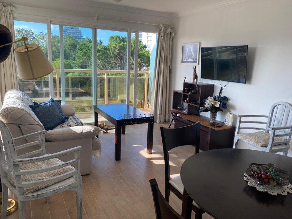 Apartamento ID.437 - Apartamento de 2 Dormitorios en Aidy Grill a Pocos Metros de Playa Brava - Venta