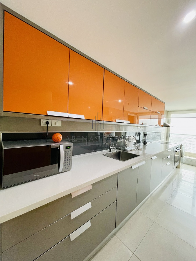 Apartamento ID.624 - Moderno Apartamento de 3 Suites en Playa Mansa con Vista al Mar