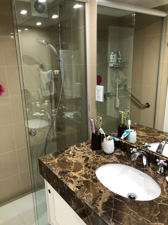 Apartamento ID.438 - Apartamento de 2 Dormitorios Frente a Playa Mansa