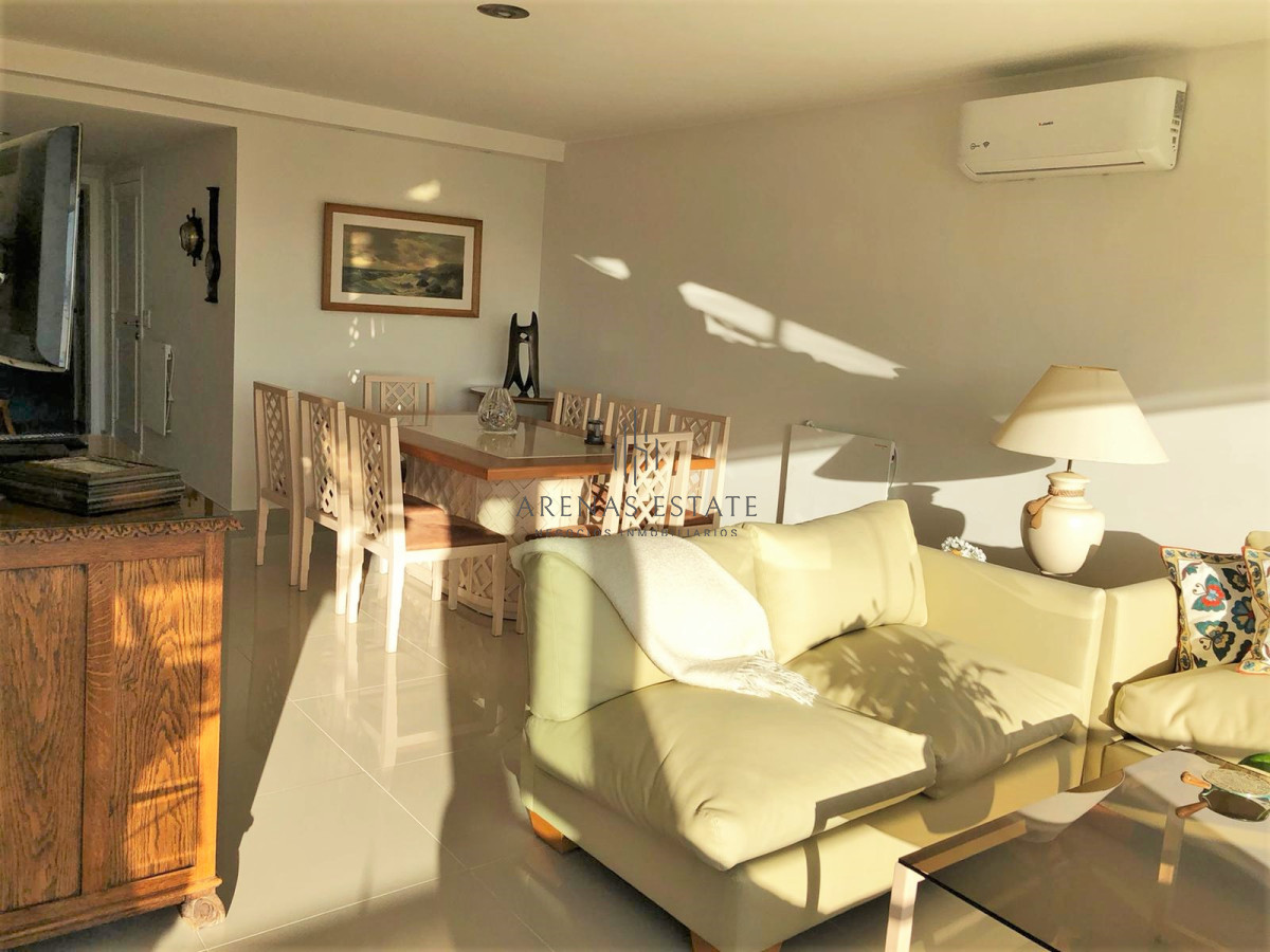 Apartamento ID.438 - Apartamento de 2 Dormitorios Frente a Playa Mansa
