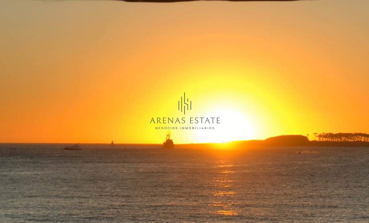 Apartamento ID.1418 - enta de Excelente Apartamento de 3 Dormitorios con Vista al Mar, Playa Mansa, Punta del Este