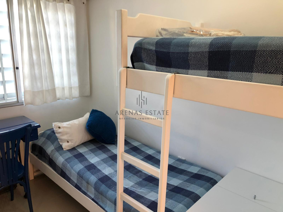 Apartamento ID.438 - Apartamento de 2 Dormitorios Frente a Playa Mansa
