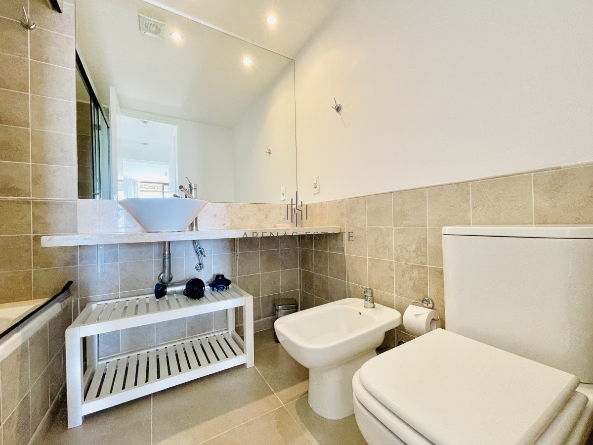 Apartamento ID.489 - Venta y alquiler temporario de apartamento de un dormitorio con parrillero en exclusivo complejo de Punta Ballena