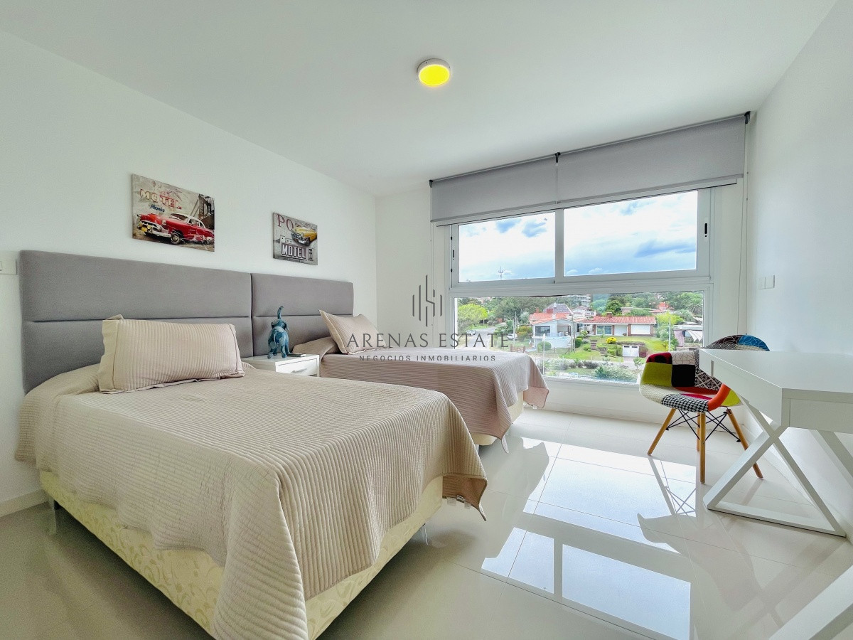 Apartamento ID.947 - Apartamento de 3 Dormitorios y Parrillero Frente al Mar, Playa Mansa