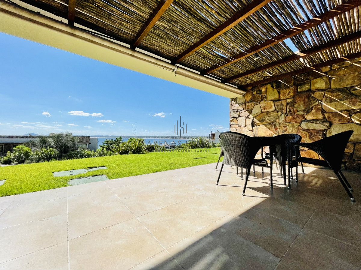 Apartamento ID.489 - Venta y alquiler temporario de apartamento de un dormitorio con parrillero en exclusivo complejo de Punta Ballena