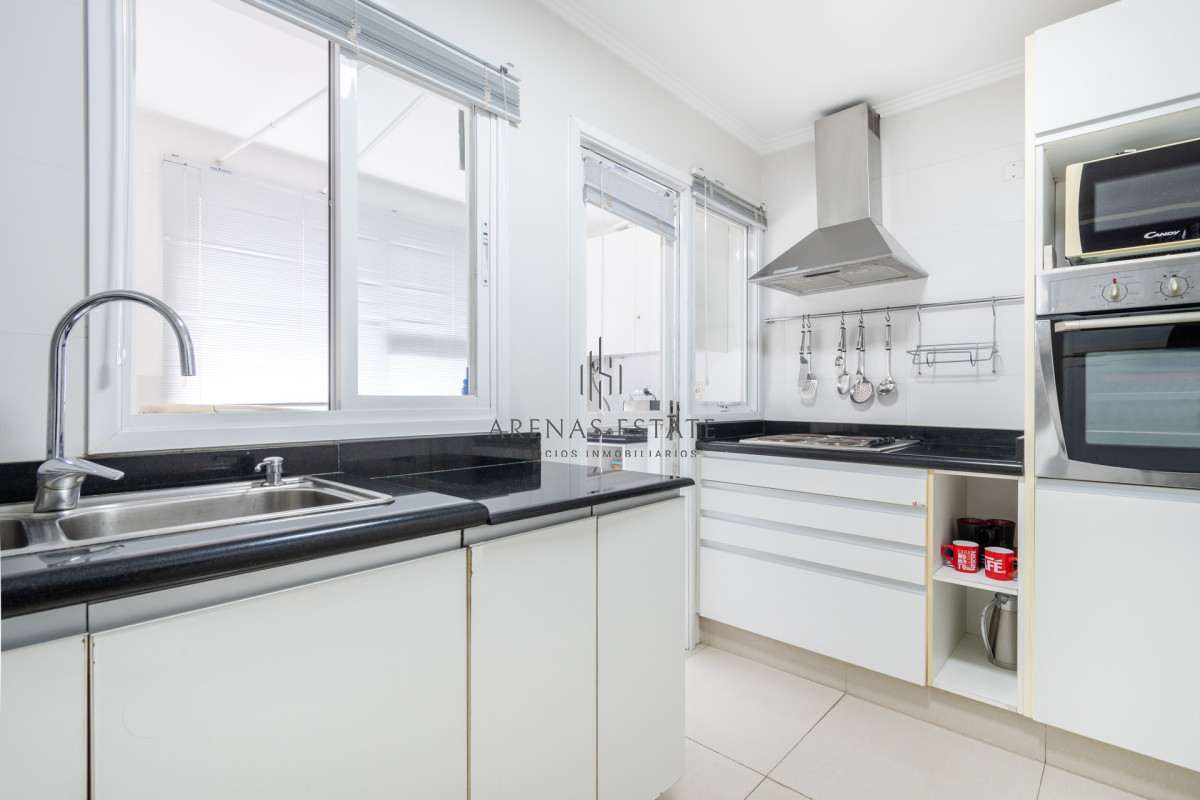Apartamento ID.807 - Moderno Apartamento de 3 Dormitorios a Pocas Cuadras del Mar En Venta, Playa Brava