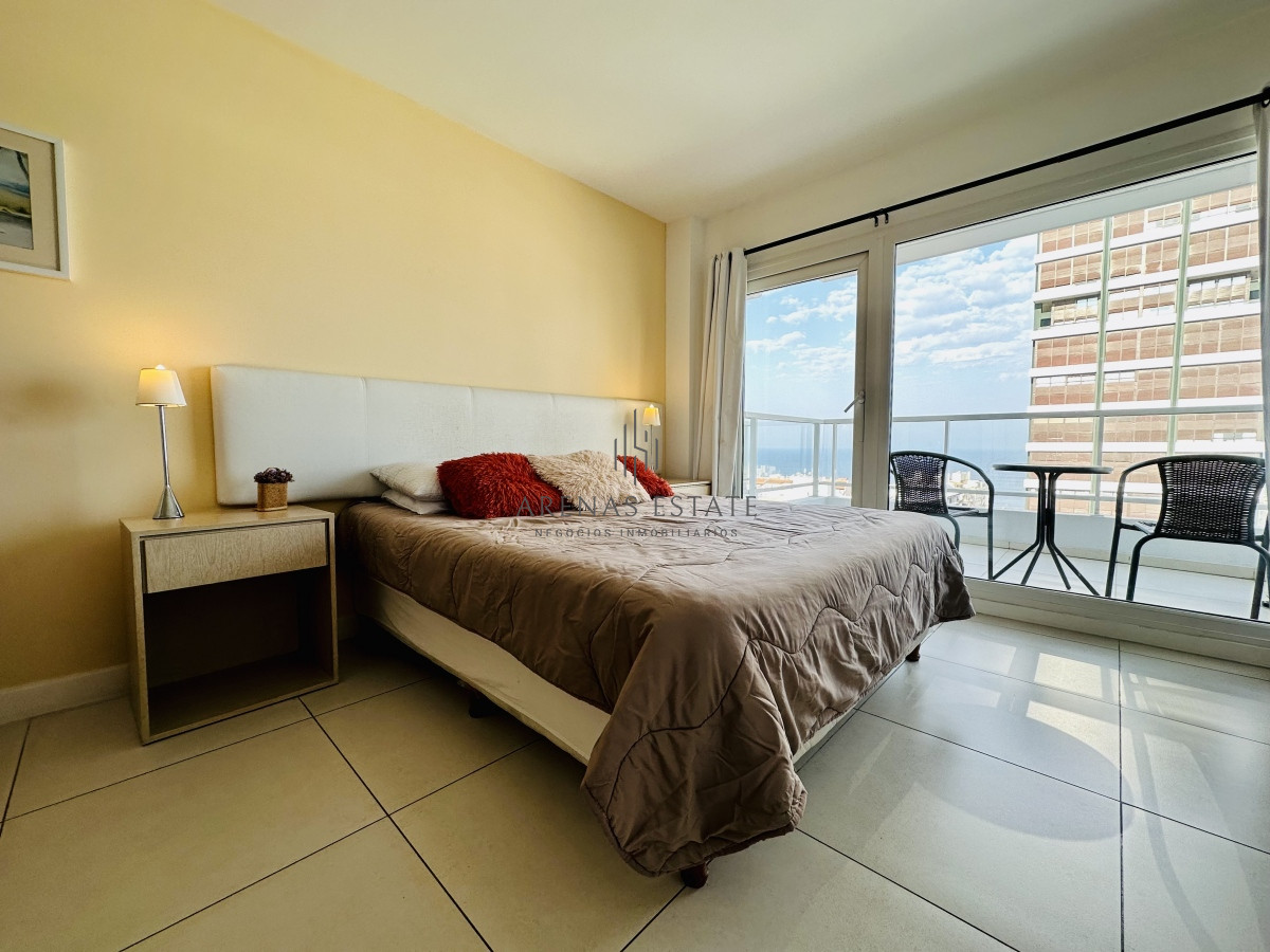 Apartamento ID.1576 - Moderno Monoambiente con Vista al Mar en Venta, Península de Punta del Este
