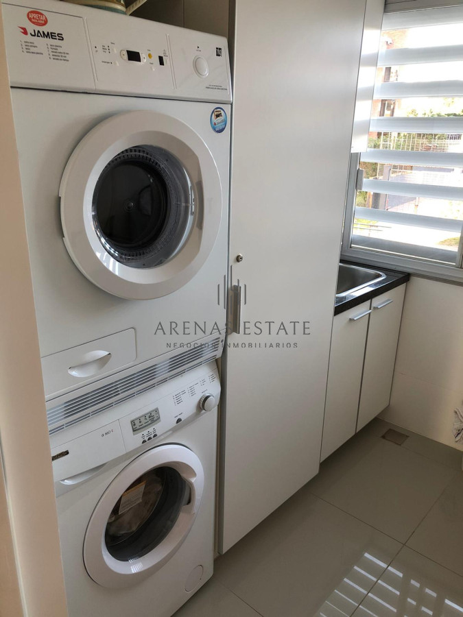 Apartamento ID.438 - Apartamento de 2 Dormitorios Frente a Playa Mansa