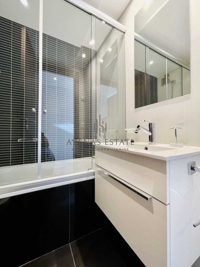 Apartamento ID.610 - Apartamento de 2 Dormitorios y Parrillero con Vista al Mar en Playa Brava, Look Tower