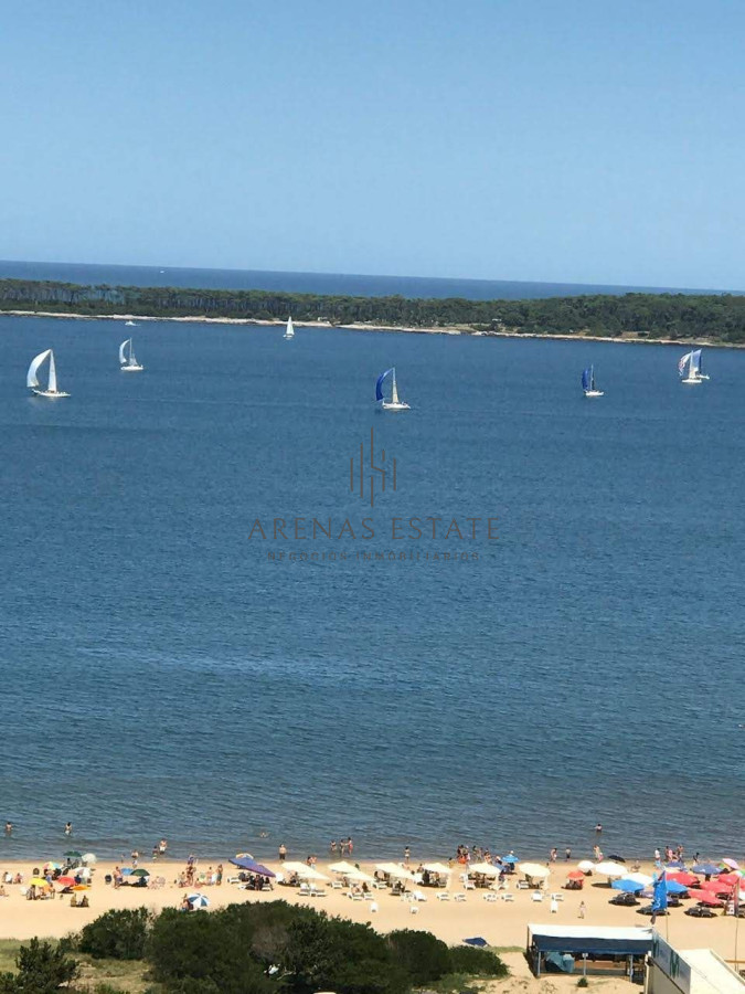 Apartamento ID.1418 - enta de Excelente Apartamento de 3 Dormitorios con Vista al Mar, Playa Mansa, Punta del Este