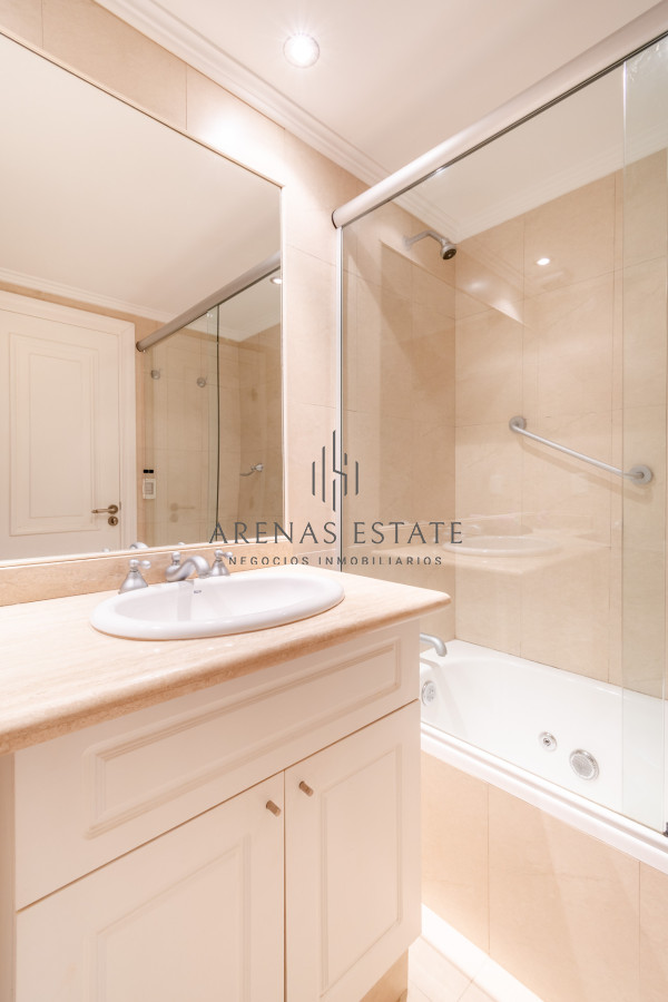 Apartamento ID.807 - Moderno Apartamento de 3 Dormitorios a Pocas Cuadras del Mar En Venta, Playa Brava