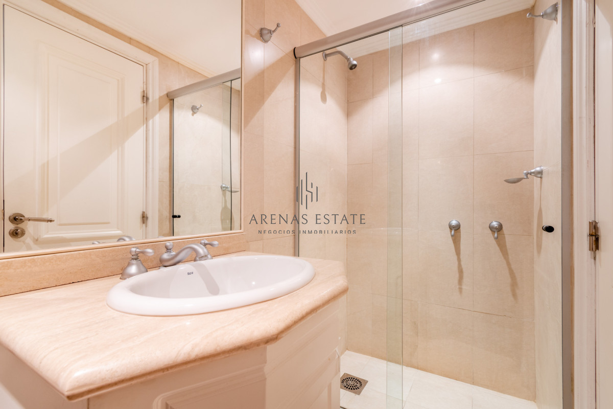Apartamento ID.807 - Moderno Apartamento de 3 Dormitorios a Pocas Cuadras del Mar En Venta, Playa Brava