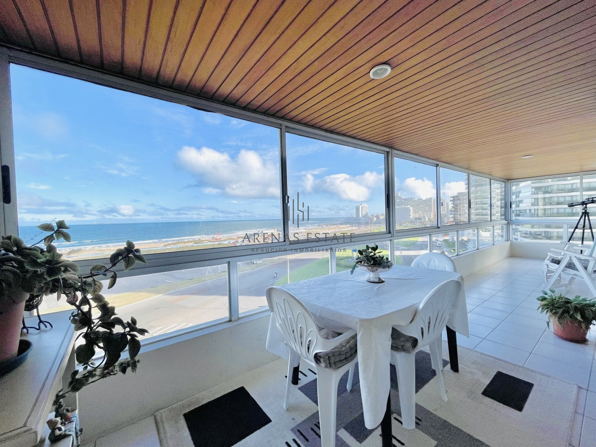 Apartamento ID.444 - Apartamento de 3 Dormitorios en Primera Línea del Mar, Playa Brava - Venta