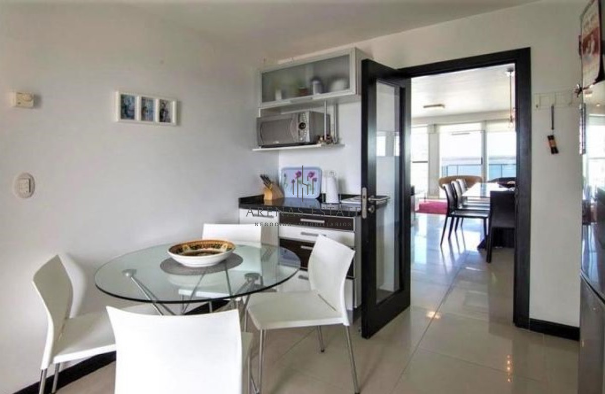 Apartamento ID.1418 - enta de Excelente Apartamento de 3 Dormitorios con Vista al Mar, Playa Mansa, Punta del Este