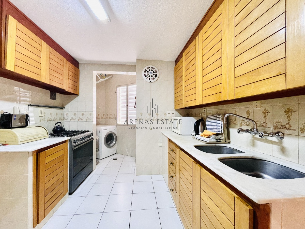 Apartamento ID.444 - Apartamento de 3 Dormitorios en Primera Línea del Mar, Playa Brava - Venta