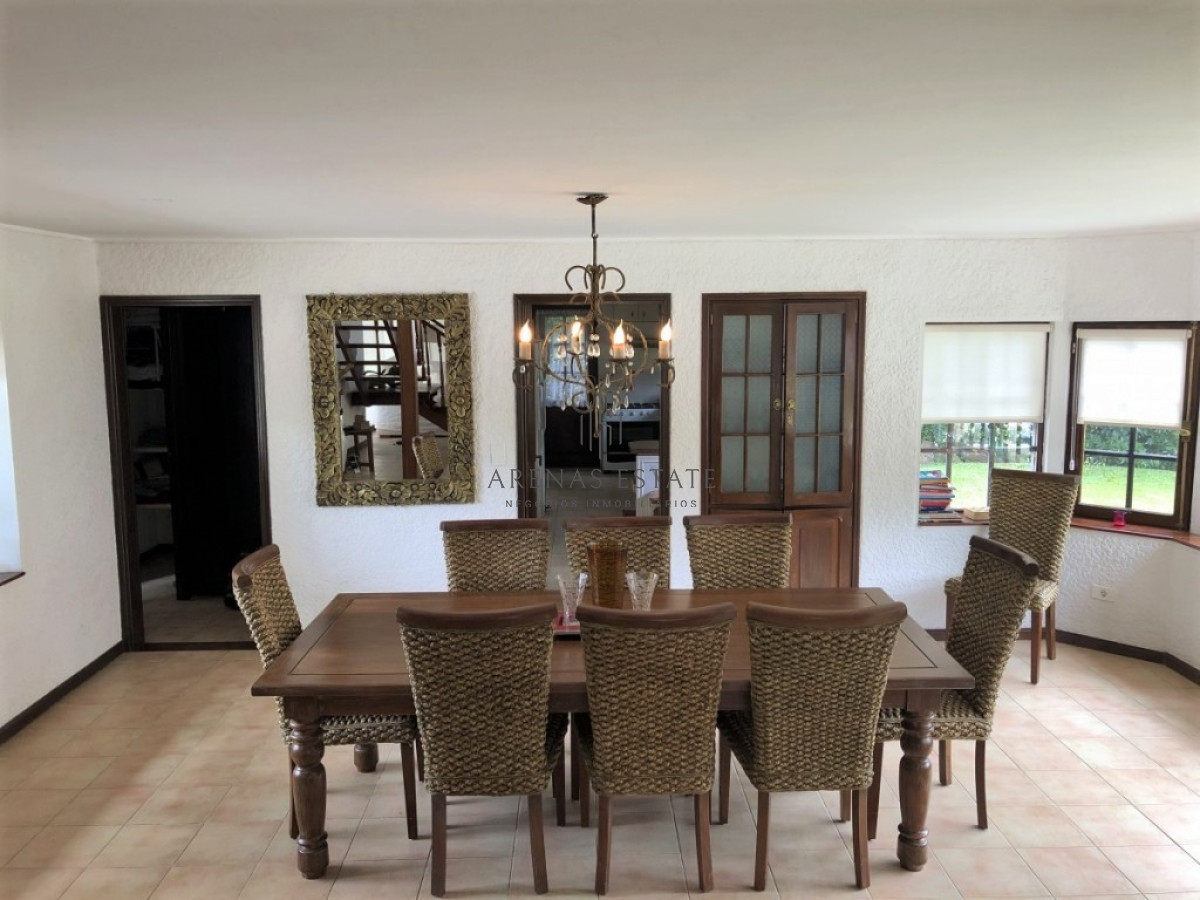 Casa ID.620 - Cómoda Casa de 5 Dormitorios y Piscina Climatizada en Punta del Este