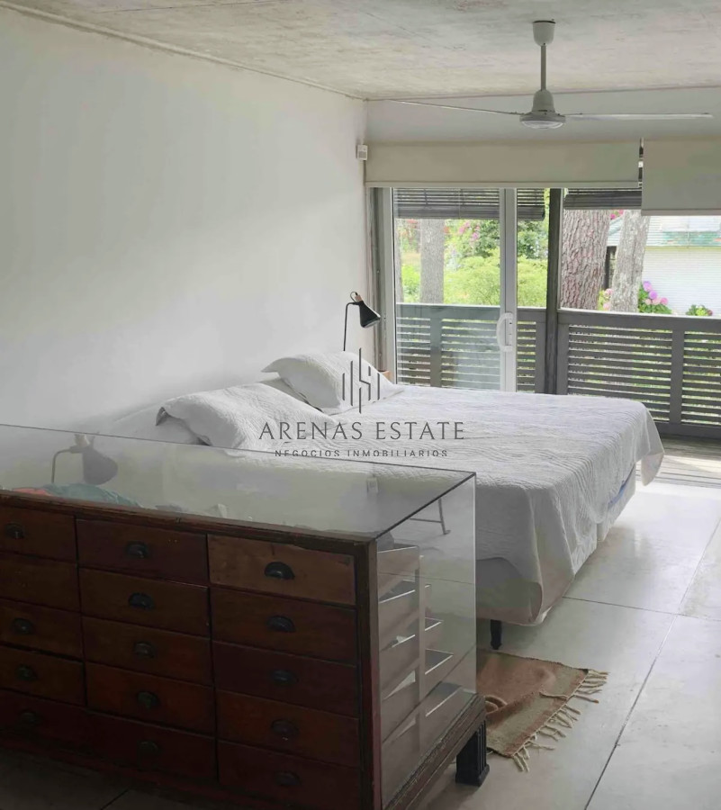 Casa ID.3864 - Moderna Casa de 4 Dormitorios y Piscina en Playa Mansa, Alquiler de Temporada