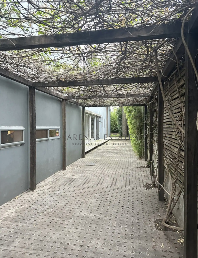 Casa ID.3864 - Moderna Casa de 4 Dormitorios y Piscina en Playa Mansa, Alquiler de Temporada