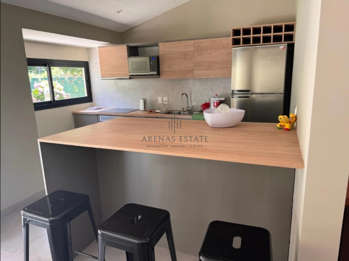 Casa ID.1132 - Casa de 4 Dormitorios con Piscina en San Rafael, Venta
