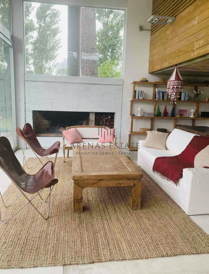 Casa ID.3864 - Moderna Casa de 4 Dormitorios y Piscina en Playa Mansa, Alquiler de Temporada