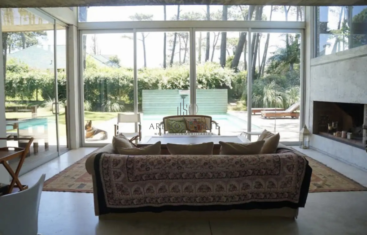 Casa ID.3864 - Moderna Casa de 4 Dormitorios y Piscina en Playa Mansa, Alquiler de Temporada