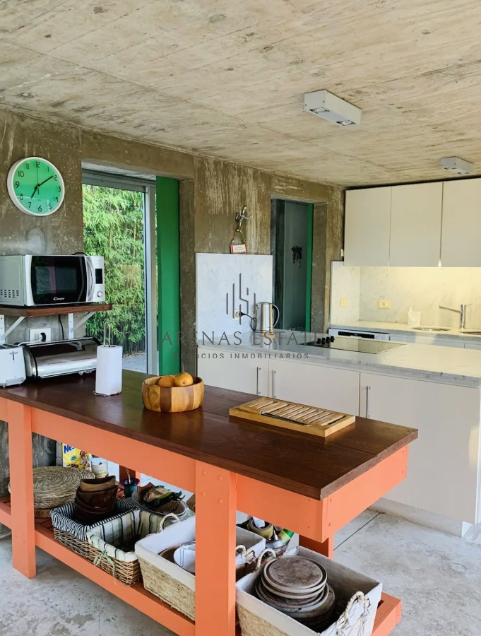 Casa ID.3864 - Moderna Casa de 4 Dormitorios y Piscina en Playa Mansa, Alquiler de Temporada