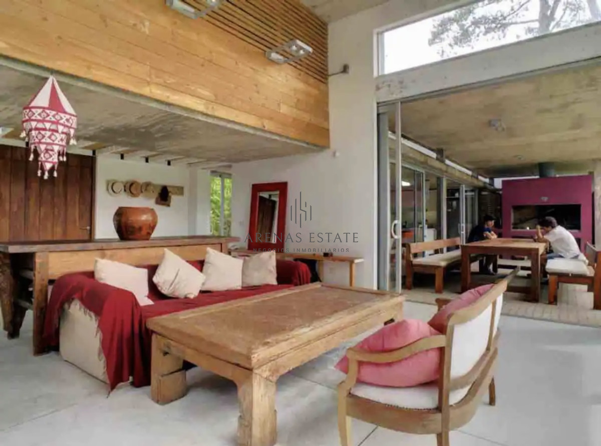 Casa ID.3864 - Moderna Casa de 4 Dormitorios y Piscina en Playa Mansa, Alquiler de Temporada