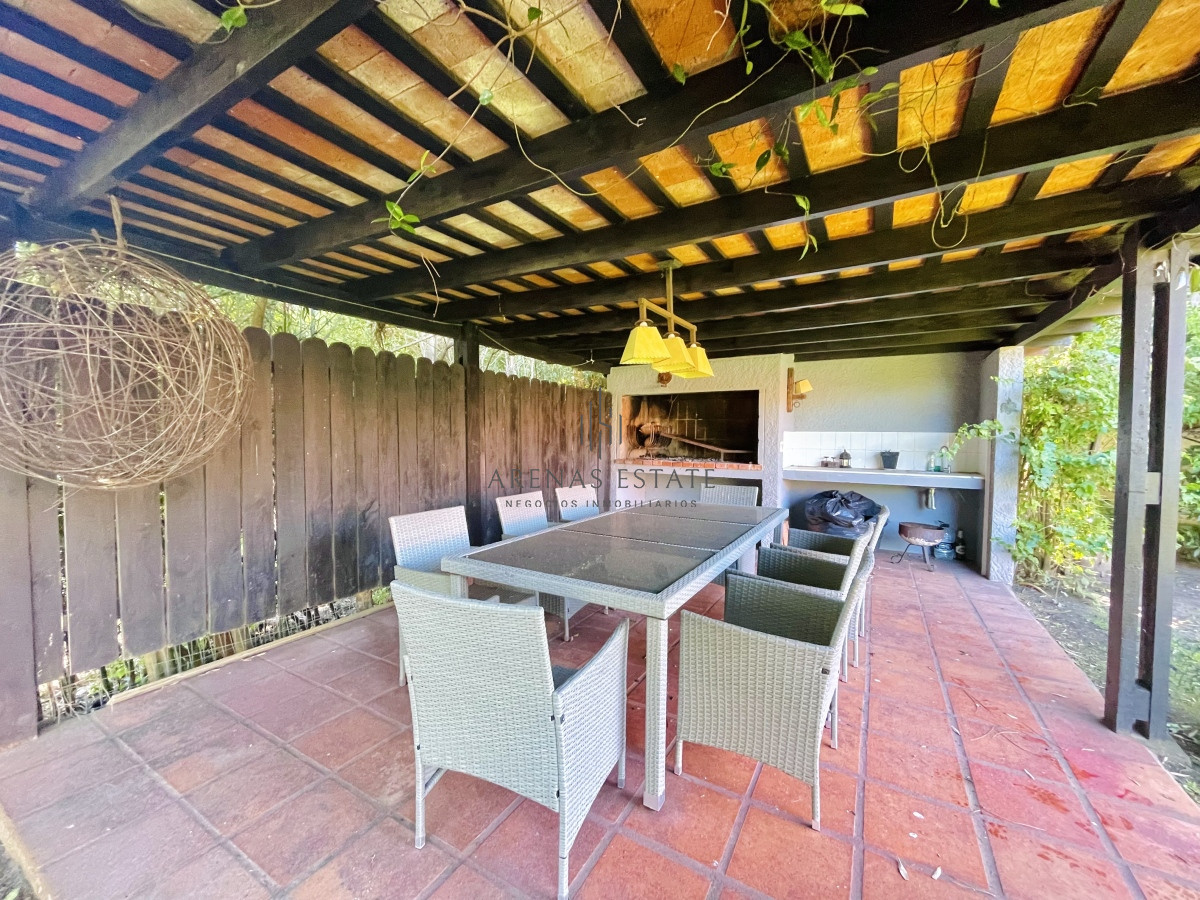 Casa ID.620 - Cómoda Casa de 5 Dormitorios y Piscina Climatizada en Punta del Este