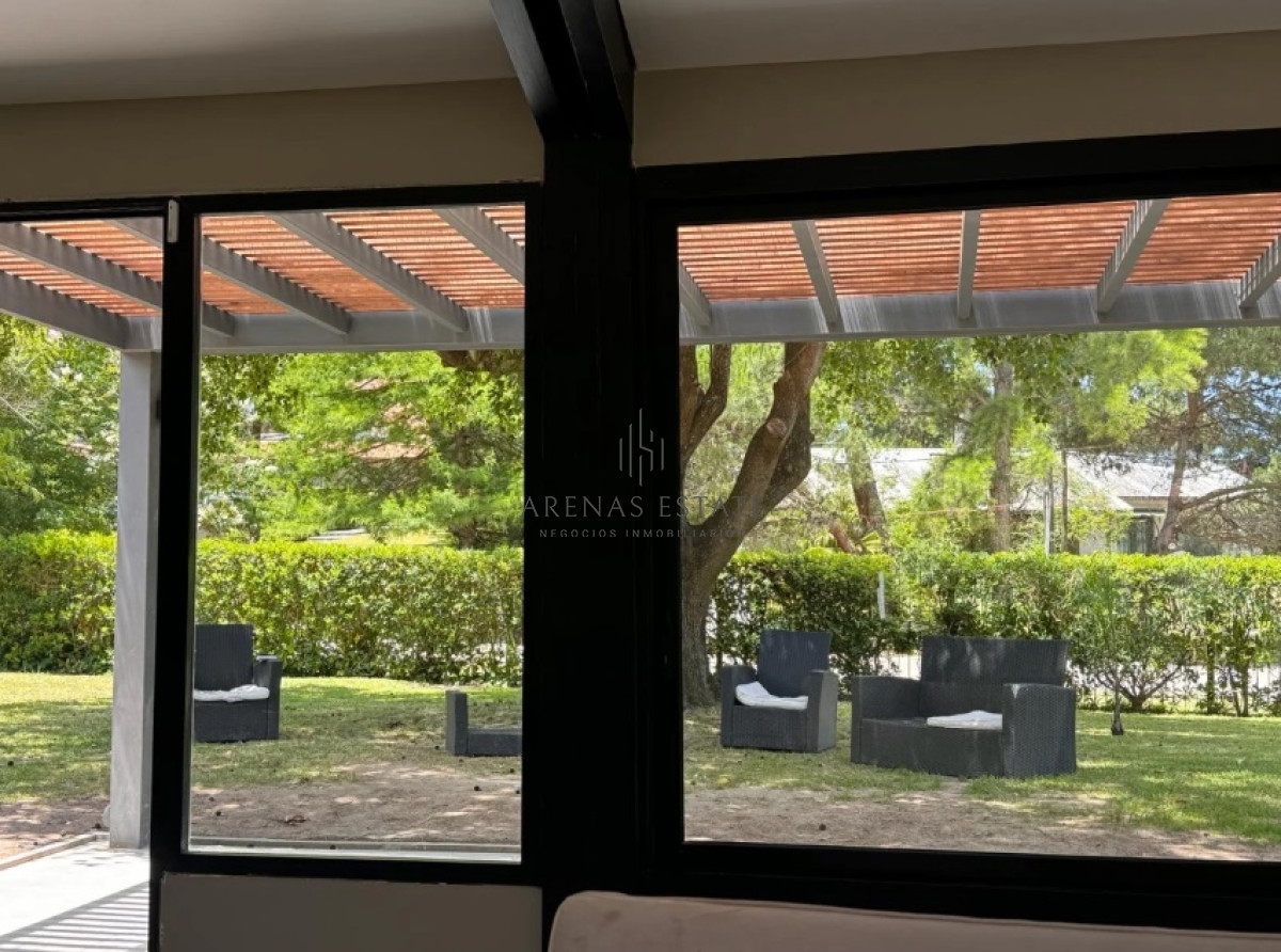 Casa ID.1132 - Casa de 4 Dormitorios con Piscina en San Rafael, Venta