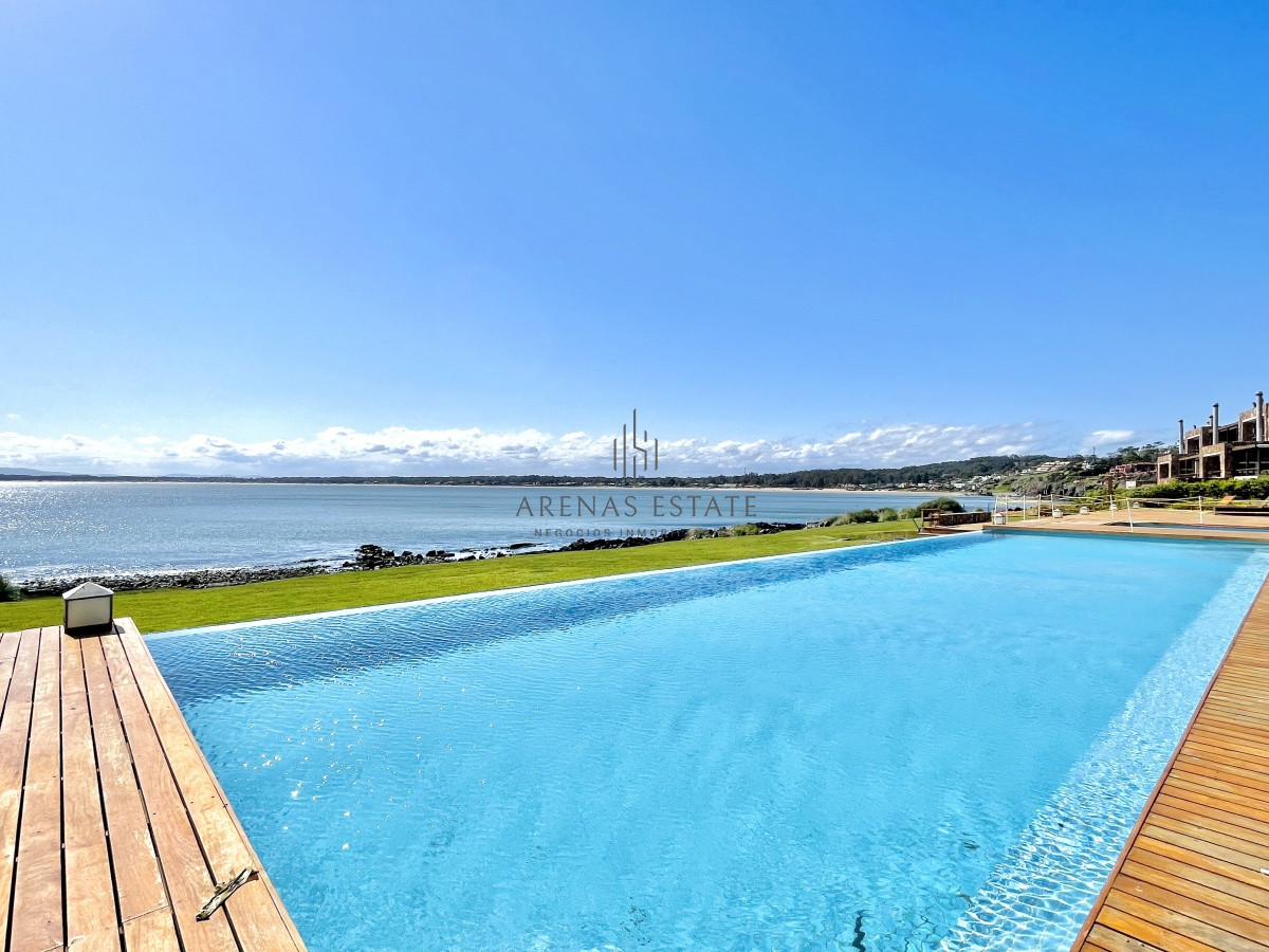 Apartamento ID.489 - Venta y alquiler temporario de apartamento de un dormitorio con parrillero en exclusivo complejo de Punta Ballena