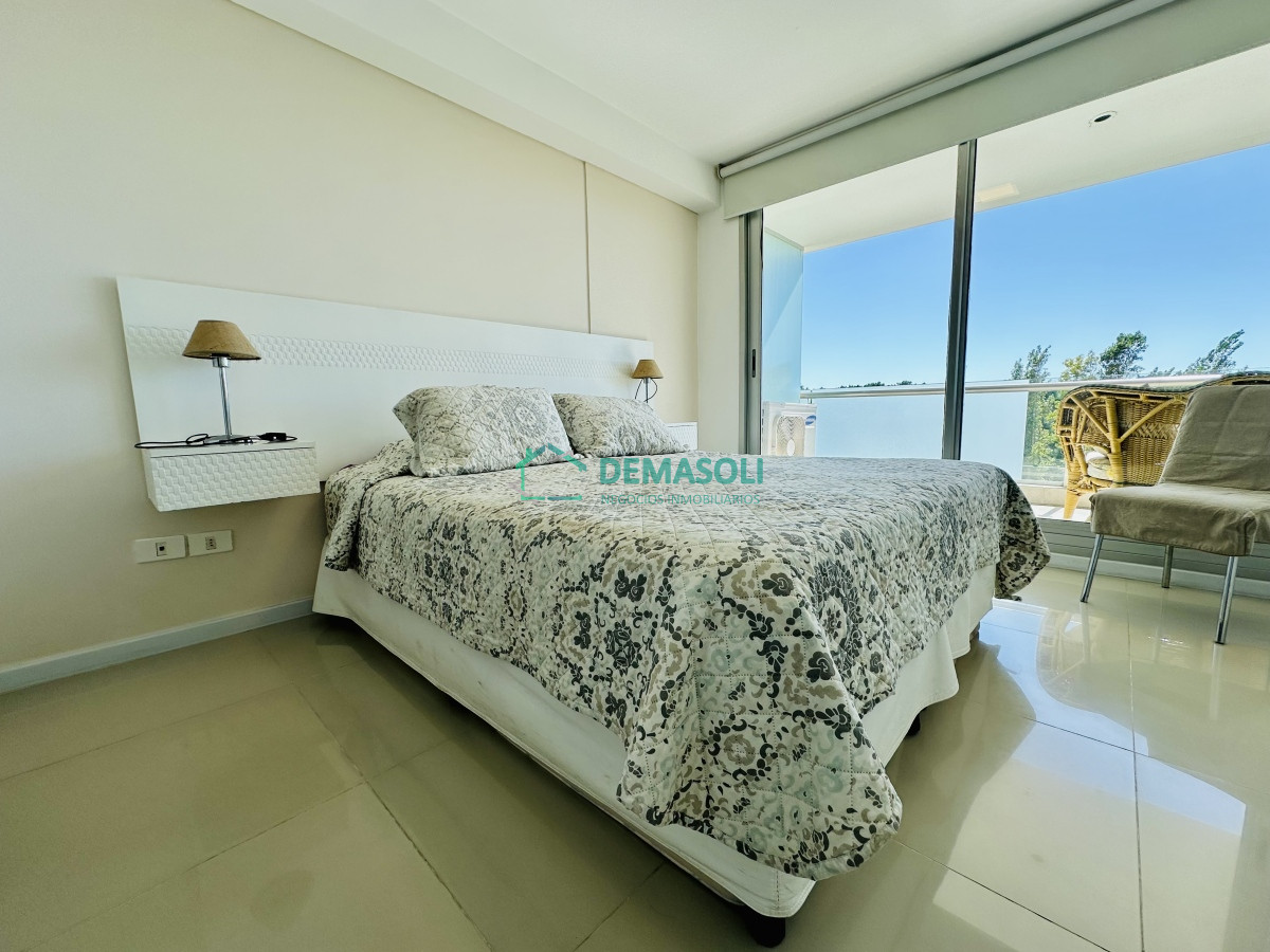Apartamento ID.1018 - Moderno Apartamento de dos Dormitorios sobre Roosevelt en Venta