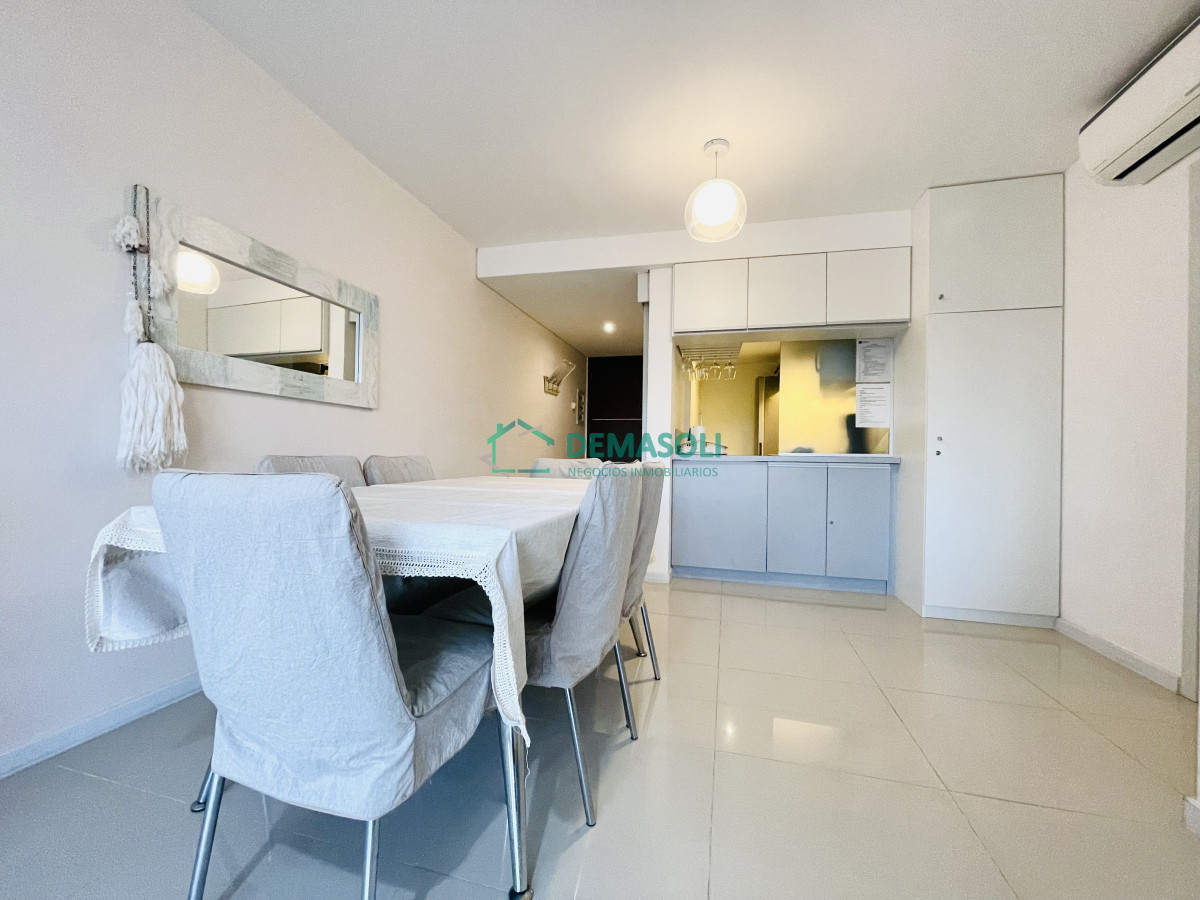 Apartamento ID.1018 - Moderno Apartamento de dos Dormitorios sobre Roosevelt en Venta