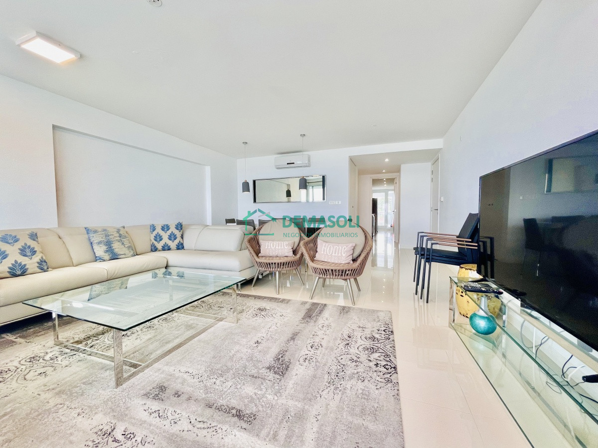 Apartamento ID.763 - Apartamento de 3 Dormitorios y Parrillero Frente al Mar, Playa Mansa