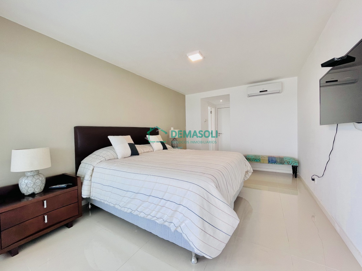 Apartamento ID.763 - Apartamento de 3 Dormitorios y Parrillero Frente al Mar, Playa Mansa